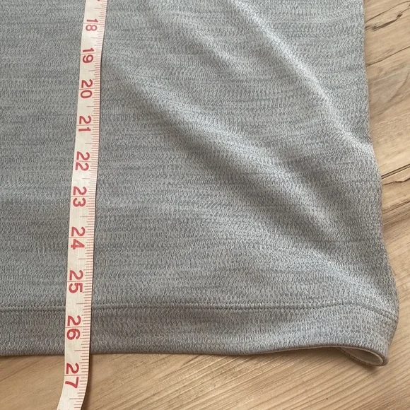 Nike Tour Performance Dri Fit Golf Sweatshirt Pullover. Grey and White. Collar. - Picture 10 of 10